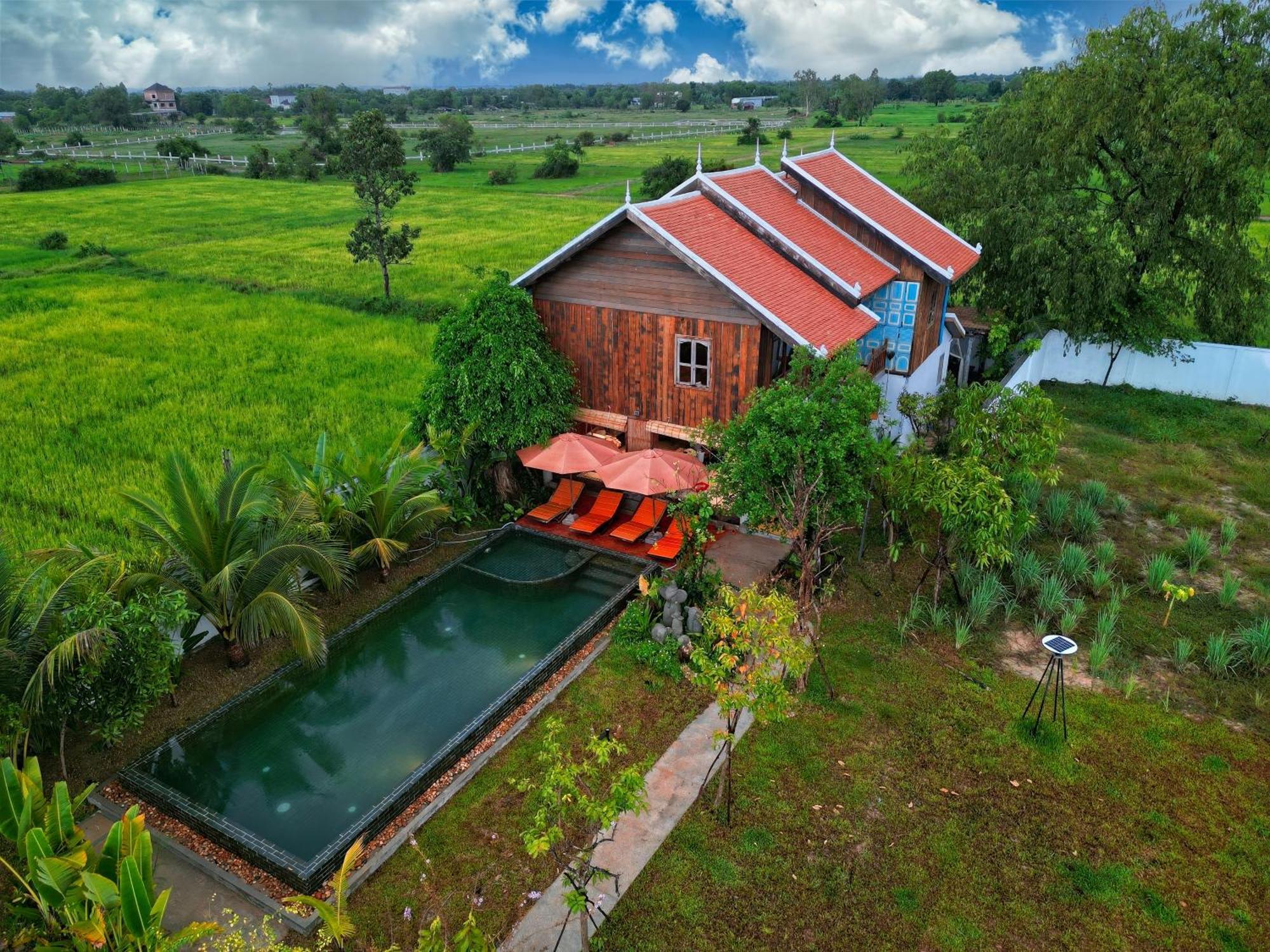 Isann Lodge Ciudad de Siem Riep Exterior foto